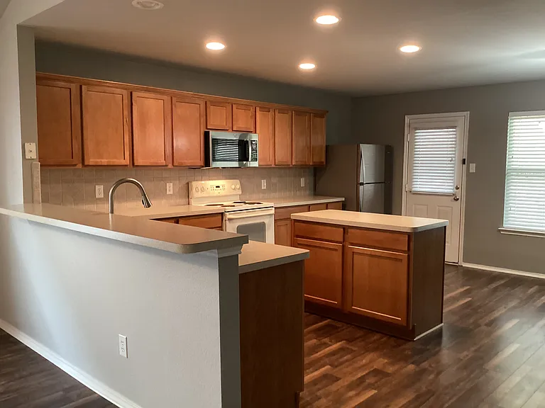 4204 Silverwood Trl — Photo 6