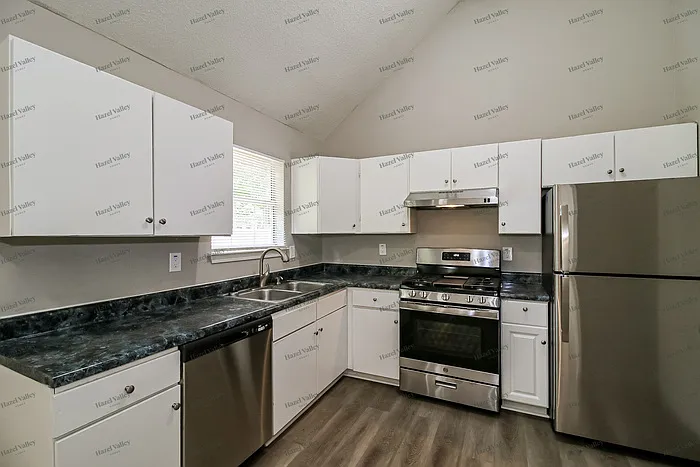 4381 Ward Bluff Ct — Photo 6