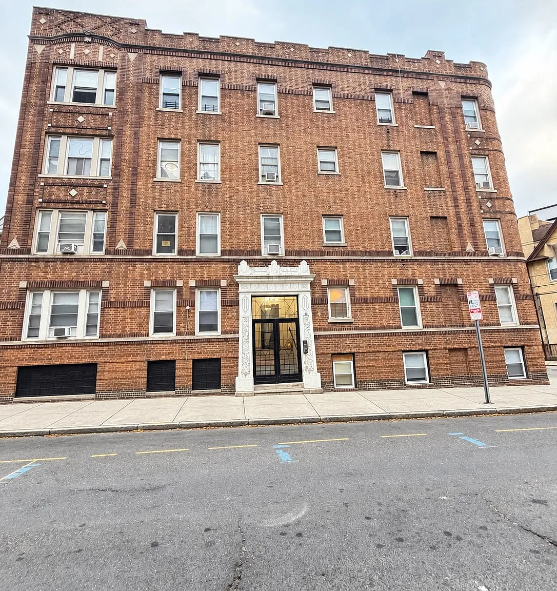 1 bed, 900 sqft, $1,795 — Photo 1