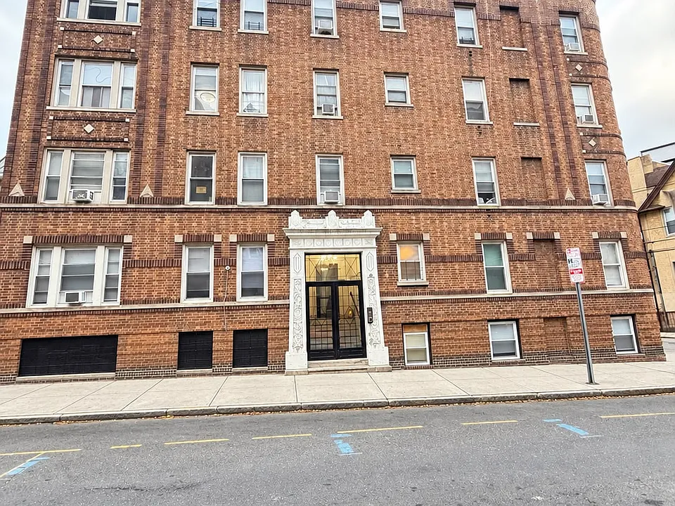 6 Tonnele Ave #303