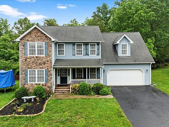 2nd image of 1020 Green Ridge Rd