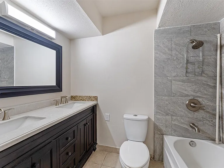 12633 Memorial Dr #50 — Photo 20