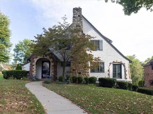 2100 W 50th St, Westwood Hills, KS 66205