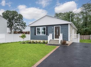 343 New Hwy, Amityville, NY 11701