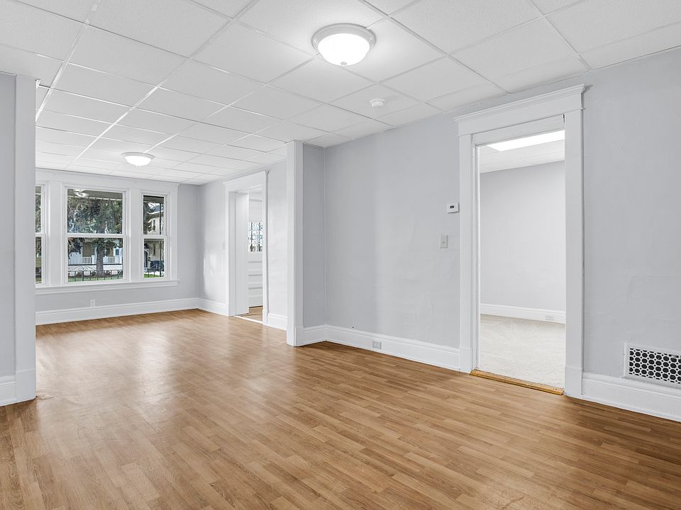 1st image of 1704 Seneca St APT 1