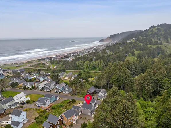 2065 NE Mulberry Loop, Lincoln City, OR 97367