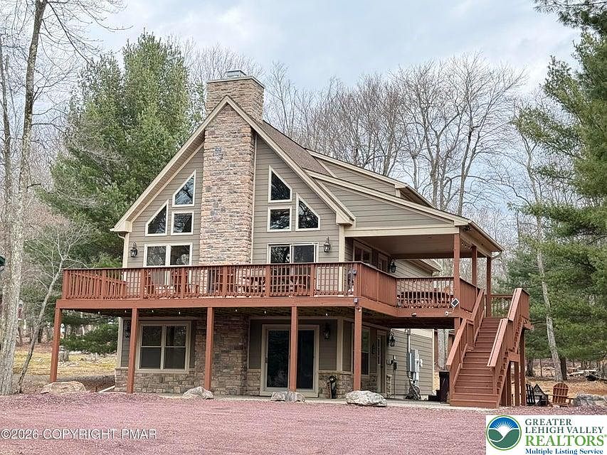 1st image of 136 Pineknoll Dr