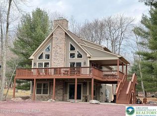 136 Pineknoll Dr, Lake Harmony, PA