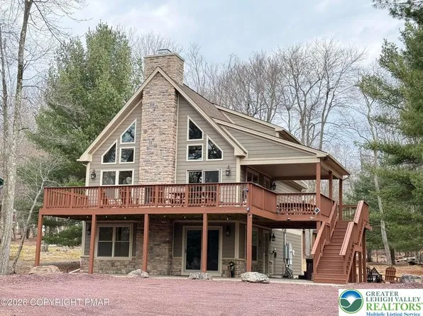 136 Pineknoll Dr, Lake Harmony, PA 18624