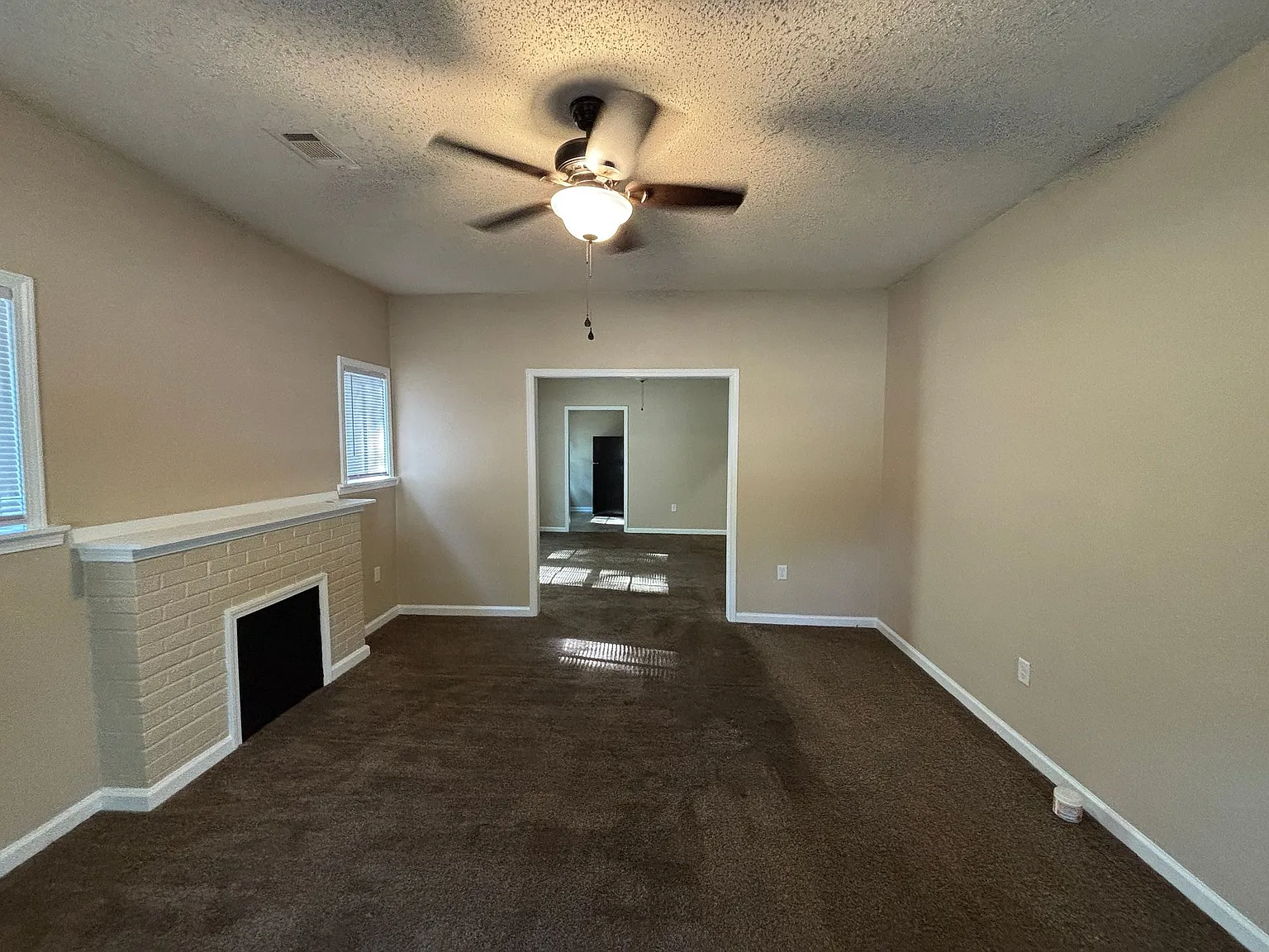 2508 E Washington Ave — Photo 2