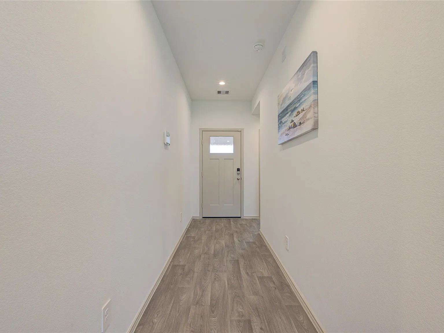 3 bed, 2.0 bath, 1820 sqft, $2,130 — Photo 2