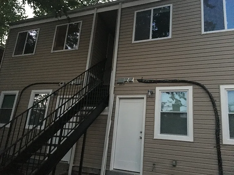 1223 Queen St NE #2 — Photo 14