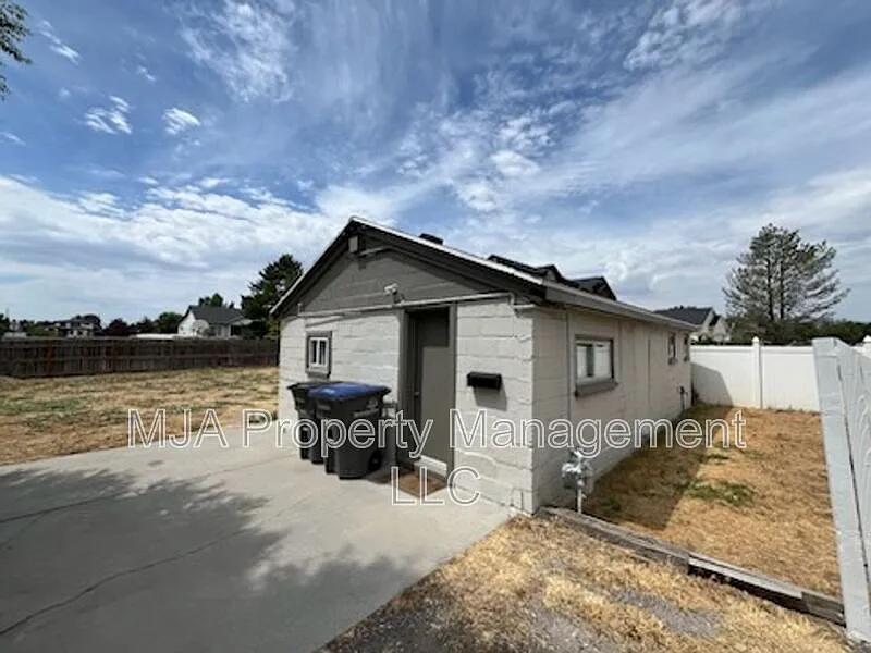 11164 S Temple Dr