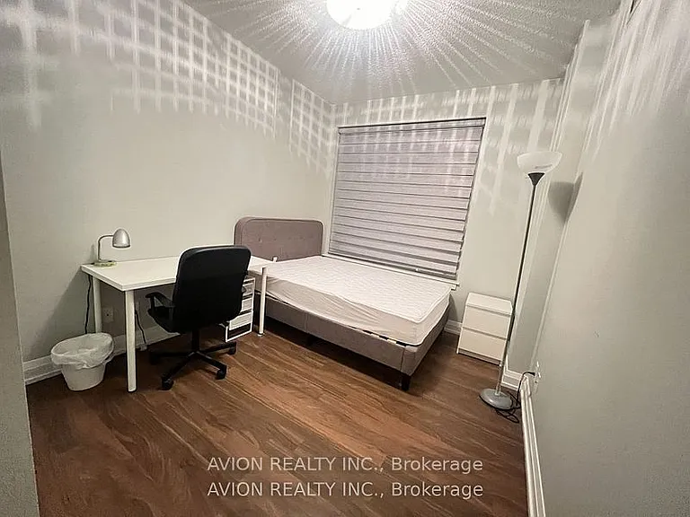7167 Yonge St #412 — Photo 8