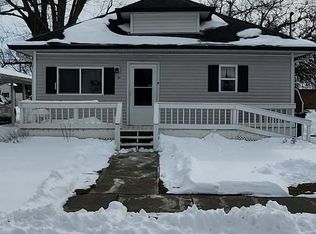 209 W Florence St, Sesser, IL 62884