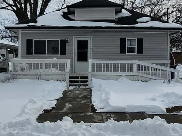 209 W Florence St, Sesser, IL 62884