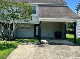 912 Meadow Glen Ave, Zachary, LA 70791