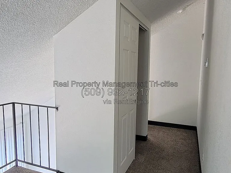 1025 W Entiat Ave #A2 — Photo 8