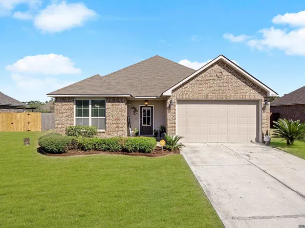 10705 Dodger Dr, Denham Springs, LA 70726
