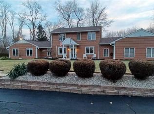 12 Silvers Rd, Marlboro, NJ 07746