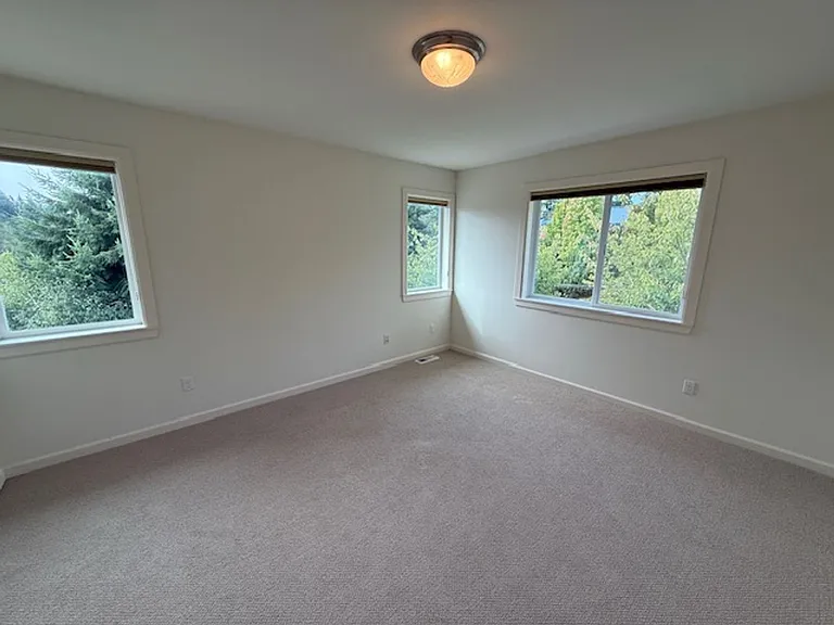 11543 NE Skyward Loop — Photo 17