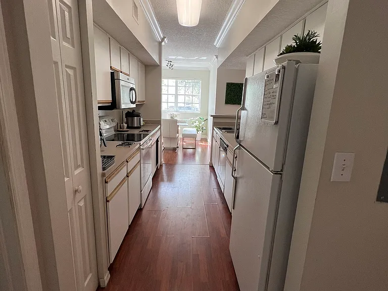 151 SW 117th Ave #207 — Photo 36