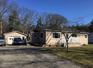 6326 W Russel St, Ludington, MI 49431
