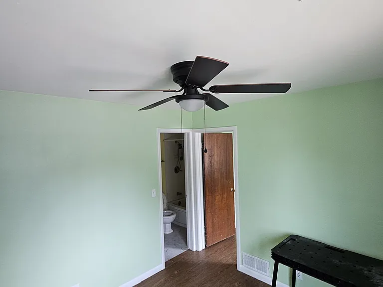 335 W Yale Ave — Photo 7