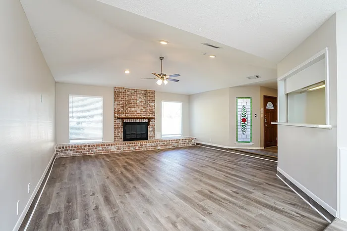 13823 Swiss Hill Dr — Photo 5