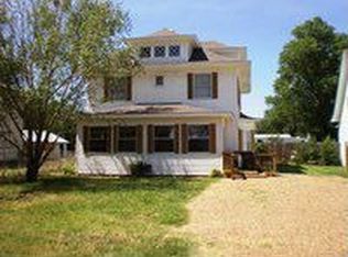 114 E Avenue B, Hutchinson, KS 67505