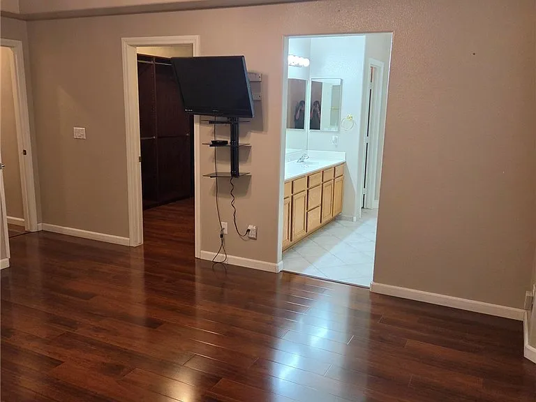 506 Melrose Heights St — Photo 9