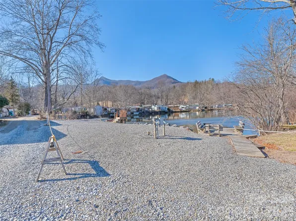 234 Tri Lakes Dr, Waynesville, NC 28785