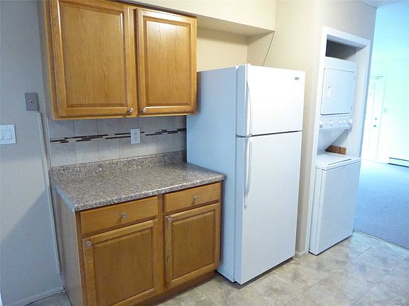 4th image of 6 Mariners Way APT B