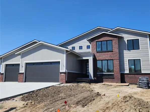 16105 Goodman Ct, Urbandale, IA 50323