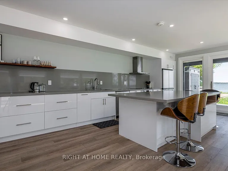 405 Limerick St — Photo 11