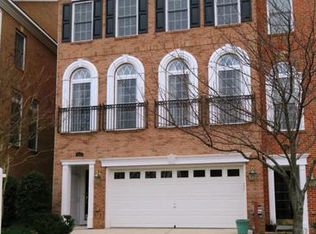 11453 Galliec St #40, Fairfax, VA 22030