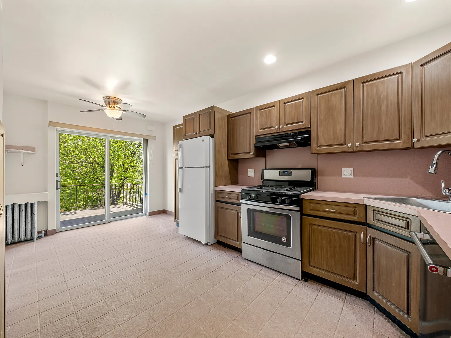 3 bed, $3,400 — Photo 2