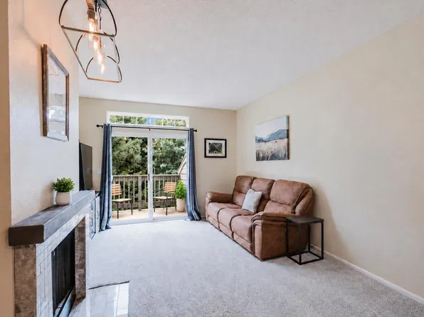 7430 Singing Hills Dr #J-204, Boulder, CO 80301