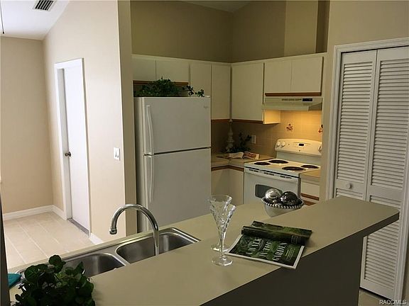 3rd image of 6331 W Lexington Dr