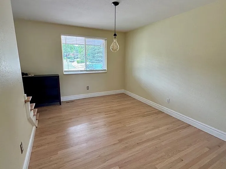 7830 Durham Way — Photo 9