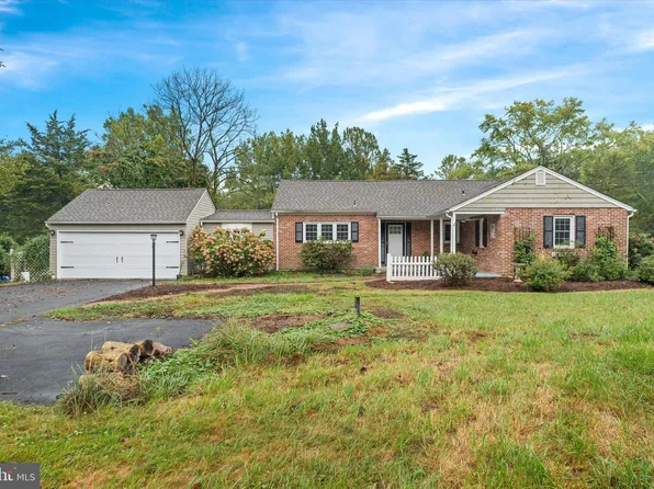 1007 Dixon Dr, Newark, DE 19711