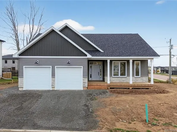 3 Balfour Ct, Moncton, NB E1G 5Y1