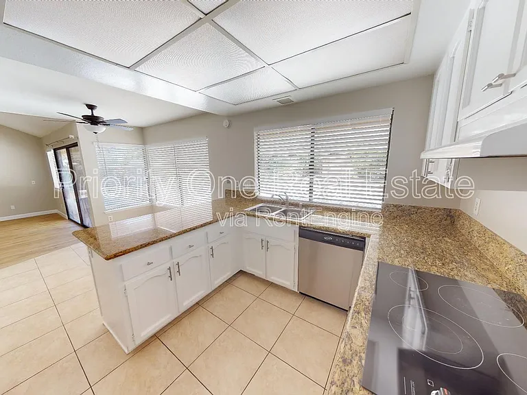 17410 Saint Andrews Dr — Photo 7