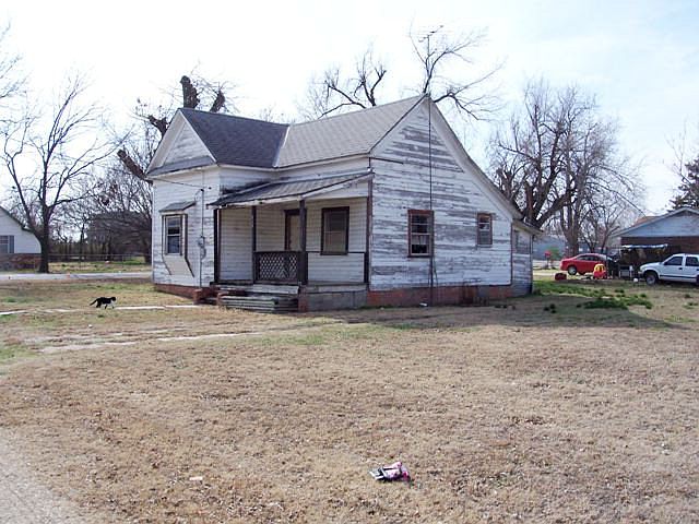 2nd image of 1000 W 14th St