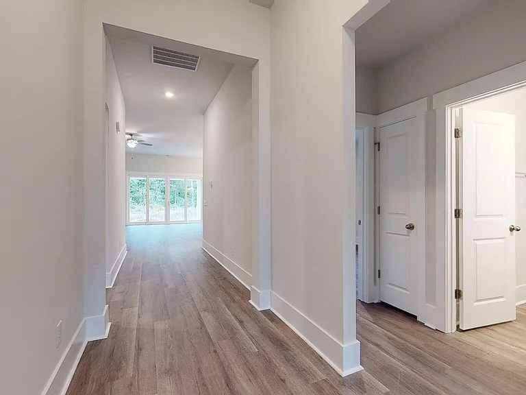510 Edgewater Way — Photo 11