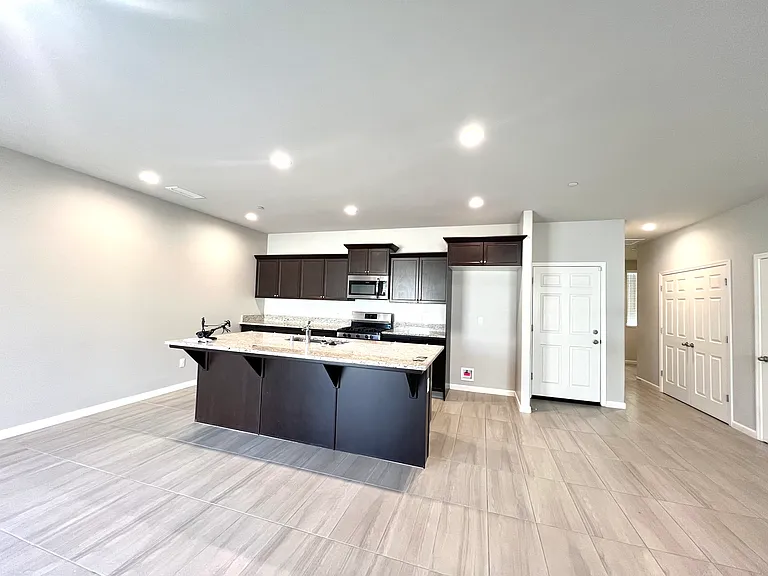 645 Wood Crest Ave — Photo 9