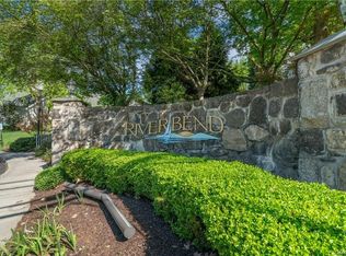 122 Highridge Ct, Peekskill, NY 10566