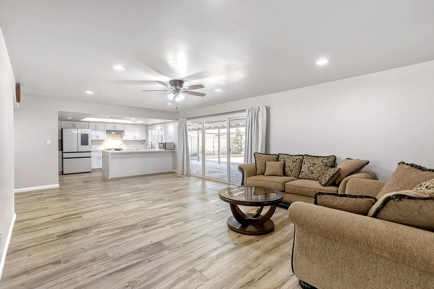 3 bed, 1735 sqft, $2,100 — Photo 3
