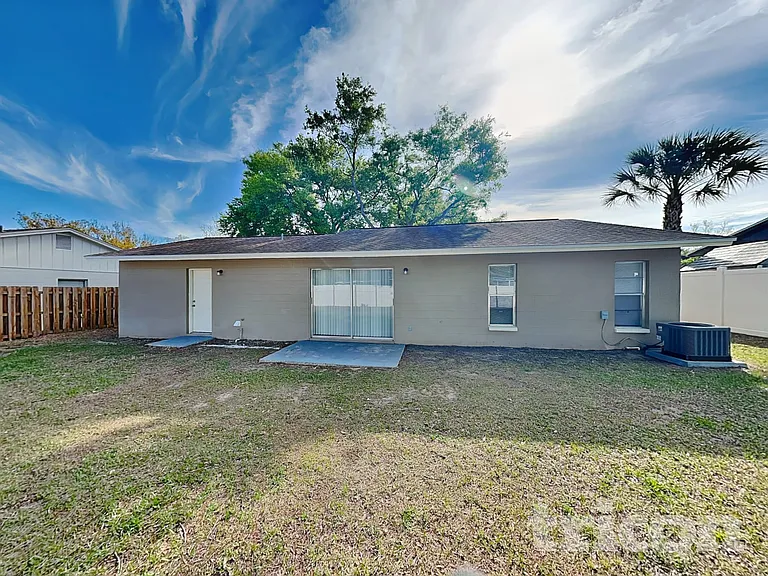 2704 Manor Hill Dr — Photo 17
