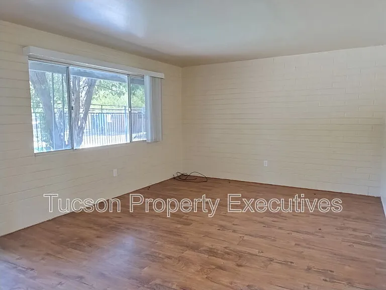 8934 S Nogales Hwy — Photo 7